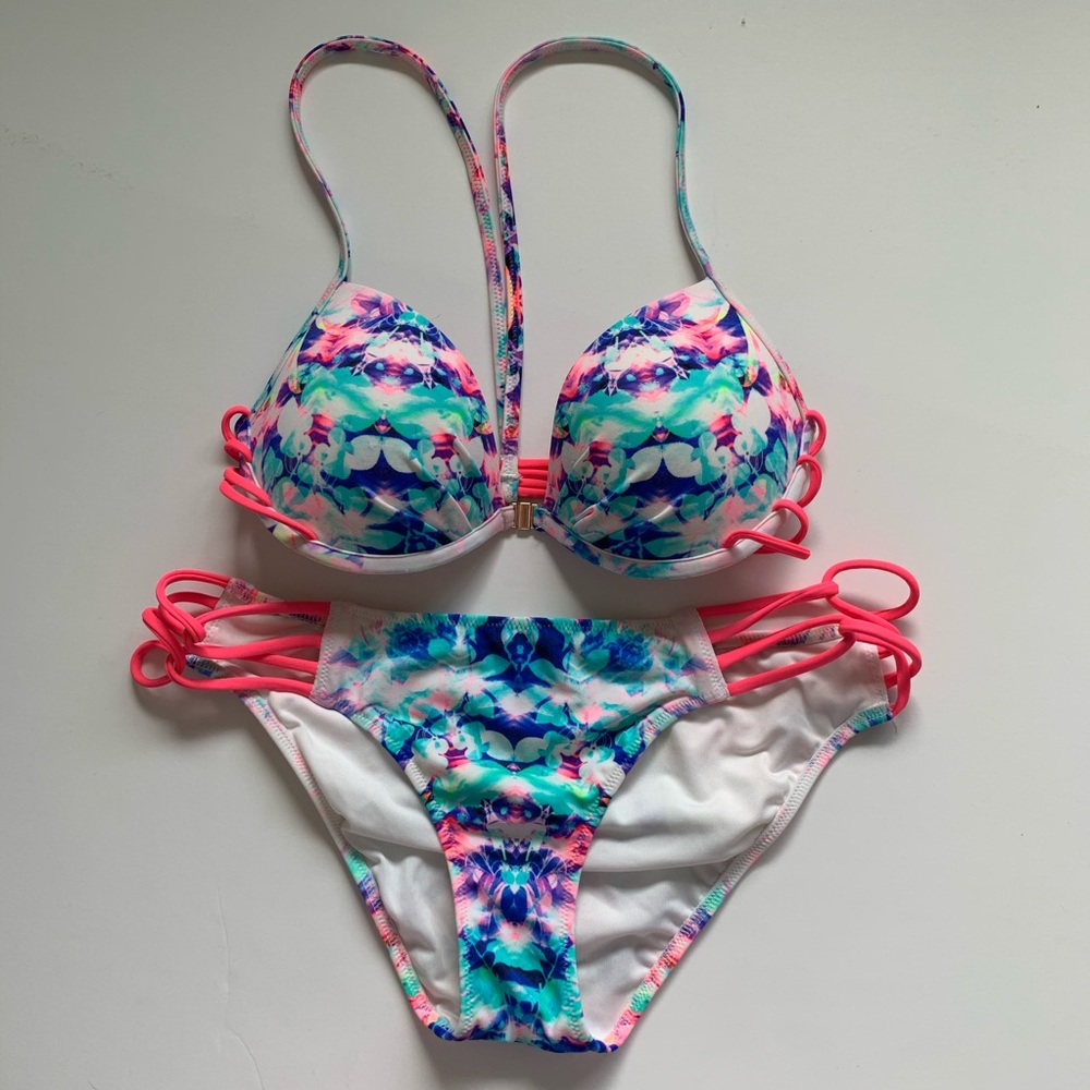 • Victoria Secret bikini set •